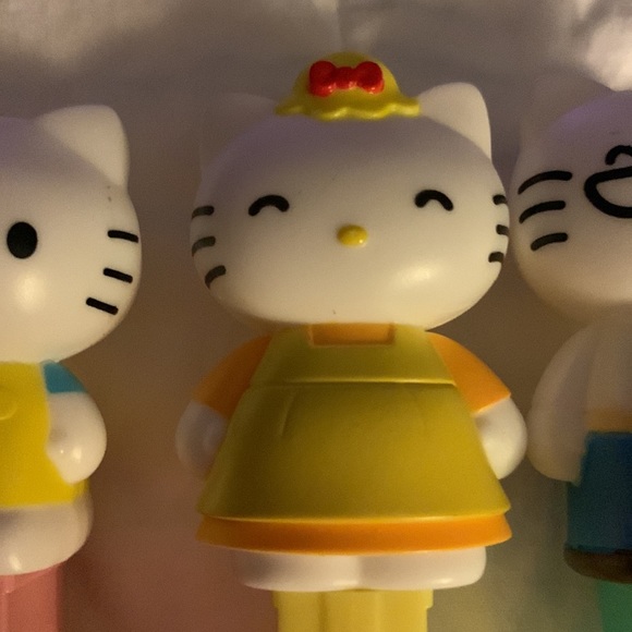 Hello Kitty PEZ - Picture 3 of 7